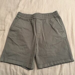 Zara Men's Light Gray Flat Front Shorts